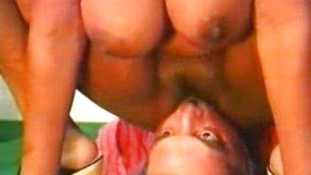 Висока чіткість :  Коханка-мілфа доїть хлопчика гріховною спермою видео еротика ХХХ відео 
